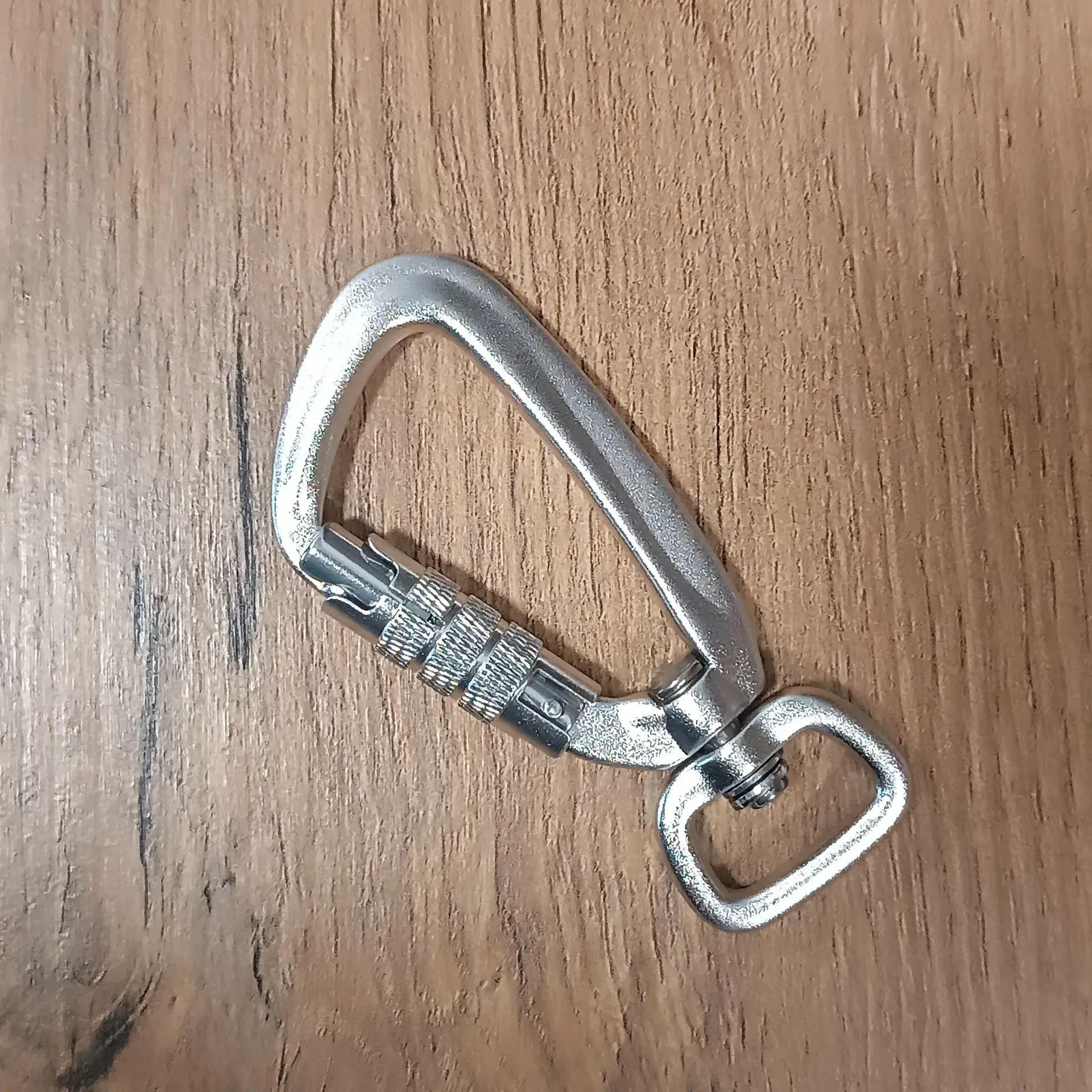 [MP-PH-TL-SI-AL-0020-PIECE] Aluminium-Twist-Lock-Karabiner mit Wirbelöse, Silber, 20 mm