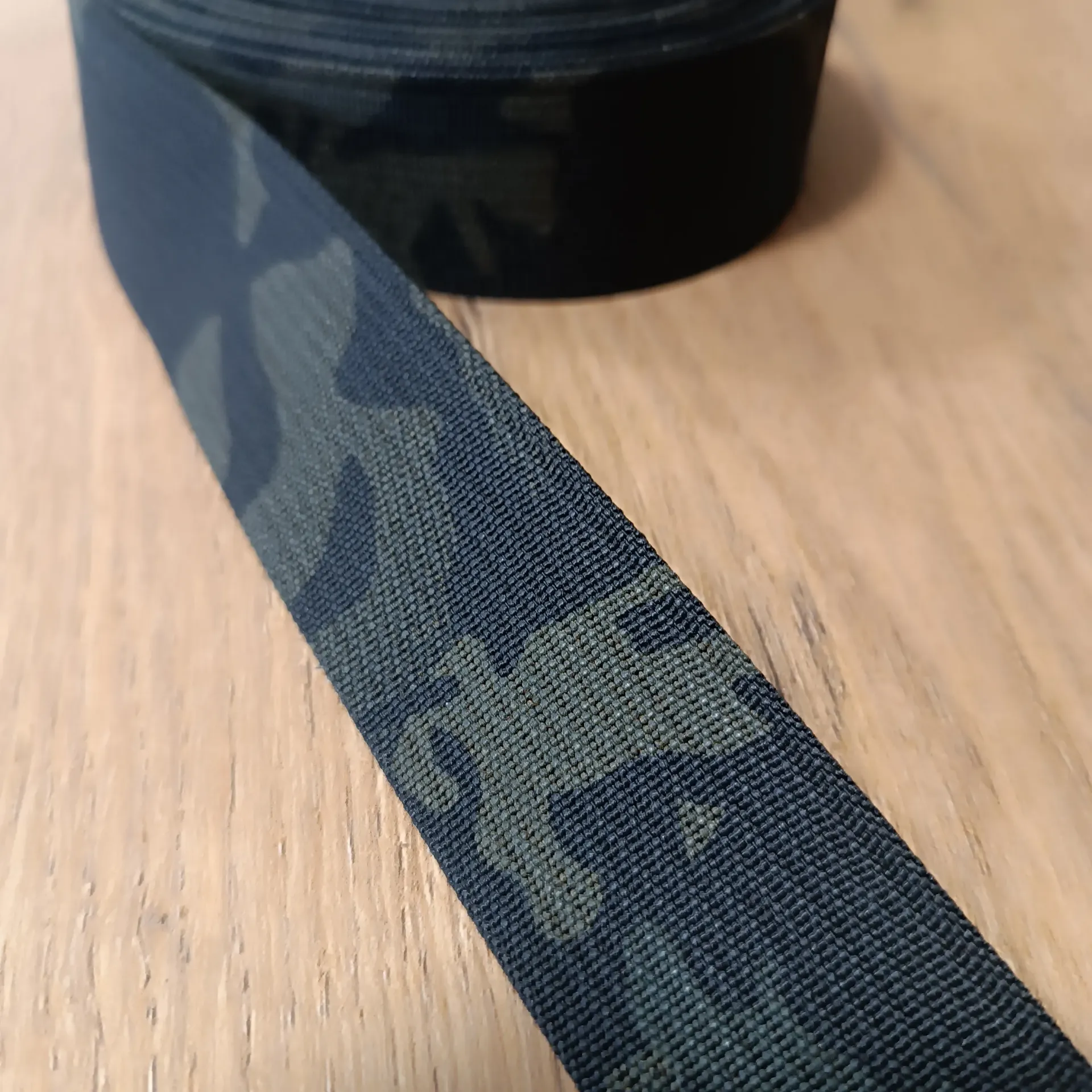 Taśma nylonowa MultiCam® Black 38 mm dwustronnie drukowana – na metry