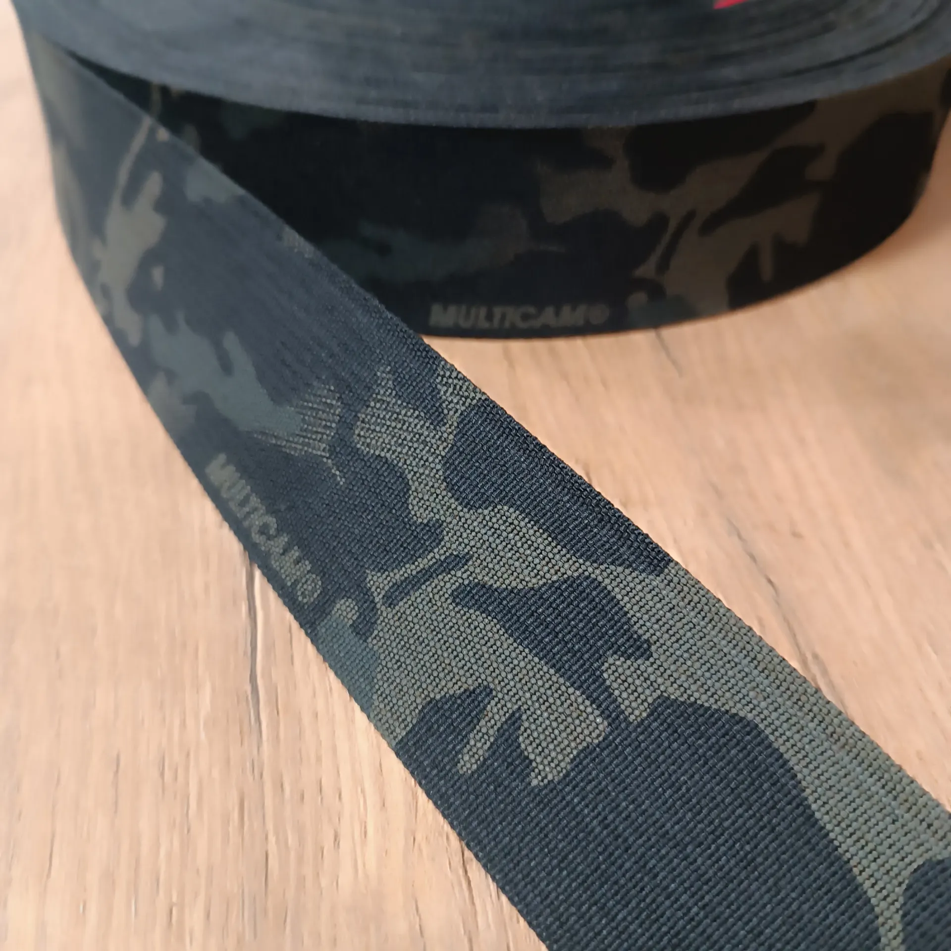 Taśma nylonowa MultiCam® Black 50 mm, dwustronnie drukowana – na metry