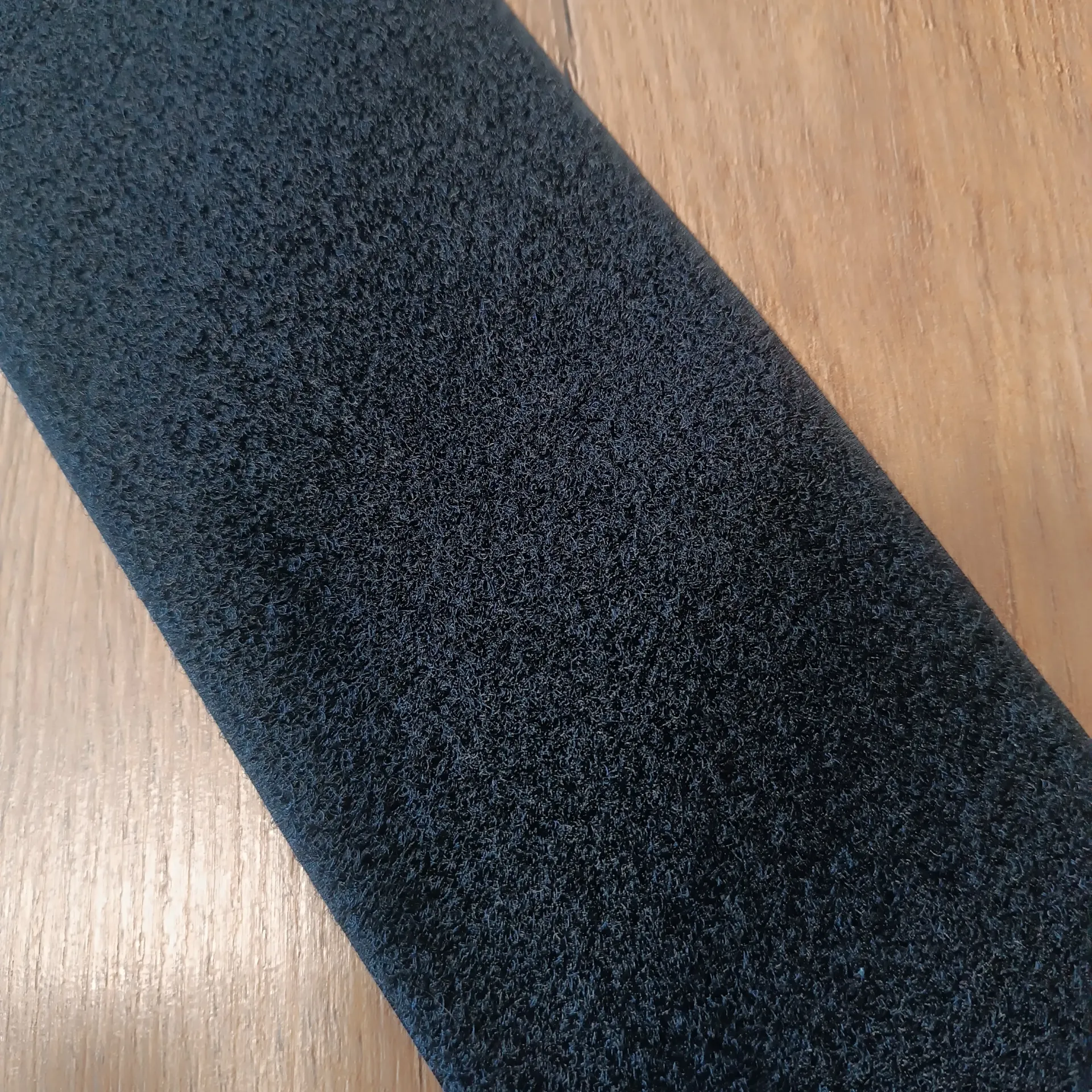 VELCRO® Brand taśma rzep pętelka czarna 100 mm – na metry
