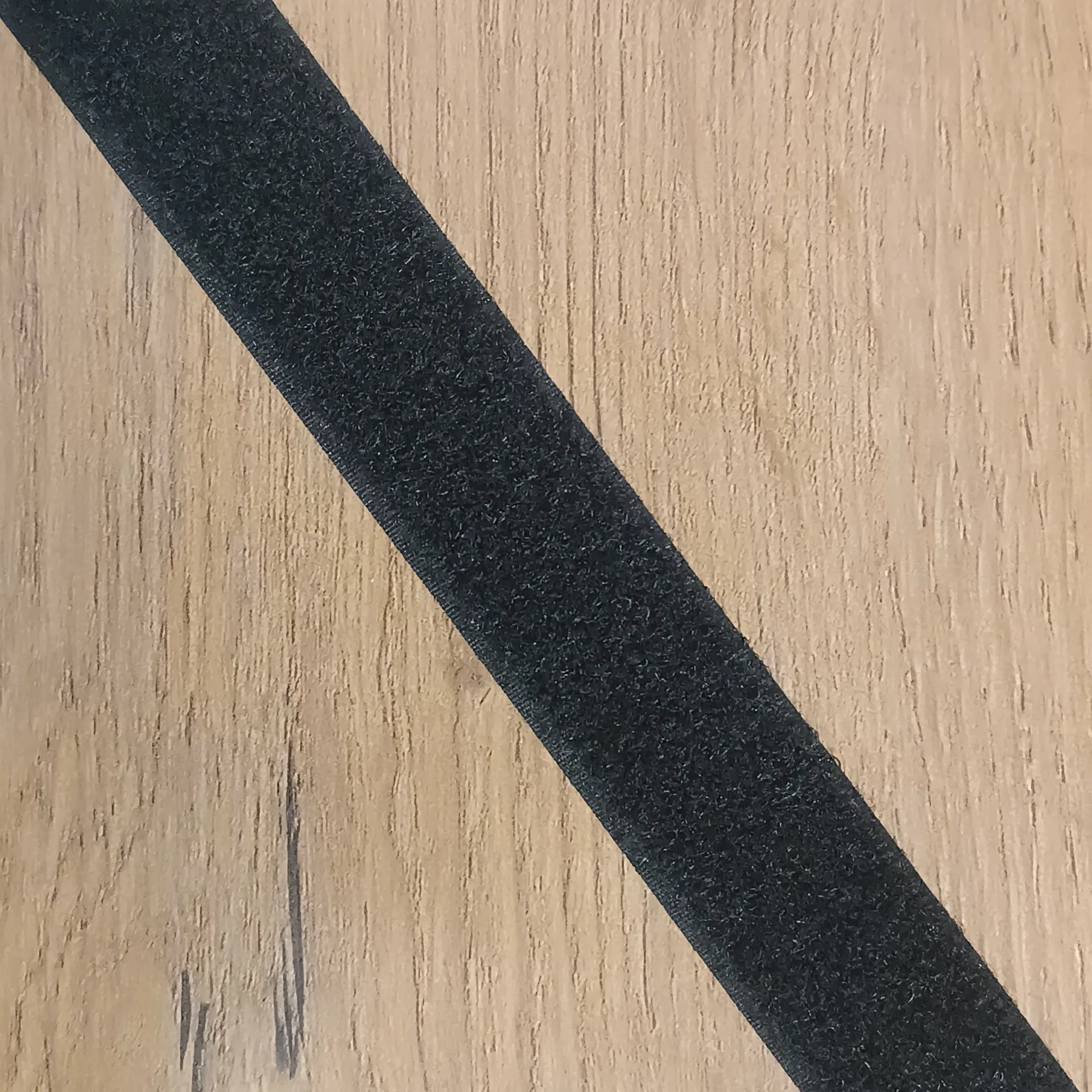 [VEL-VEL-E001-BLCK-0025-01MTR] VELCRO® Brand taśma rzep pętelka czarna 25 mm – na metry