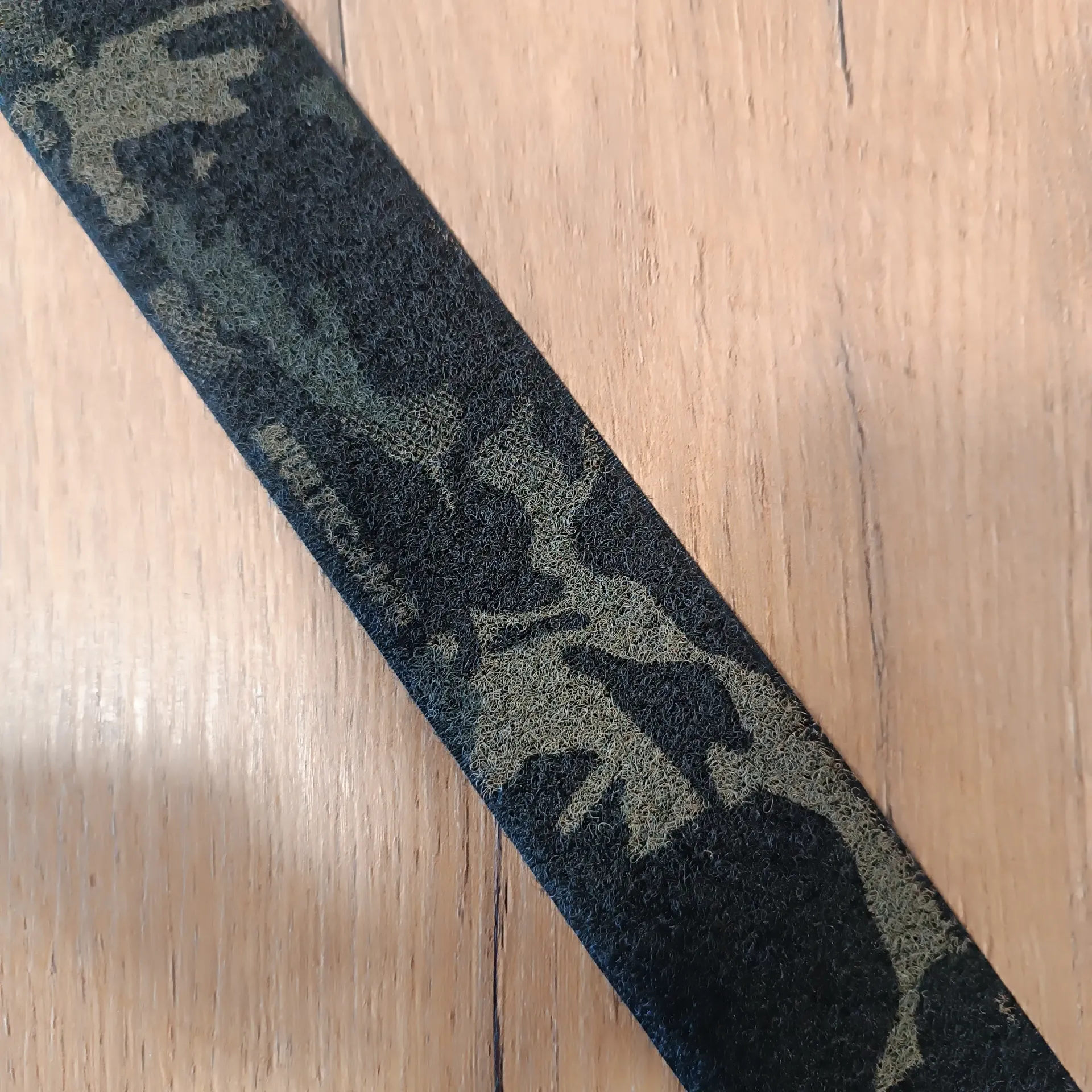 VELCRO® Brand taśma rzep pętelka MultiCam® Black 50 mm – na metry