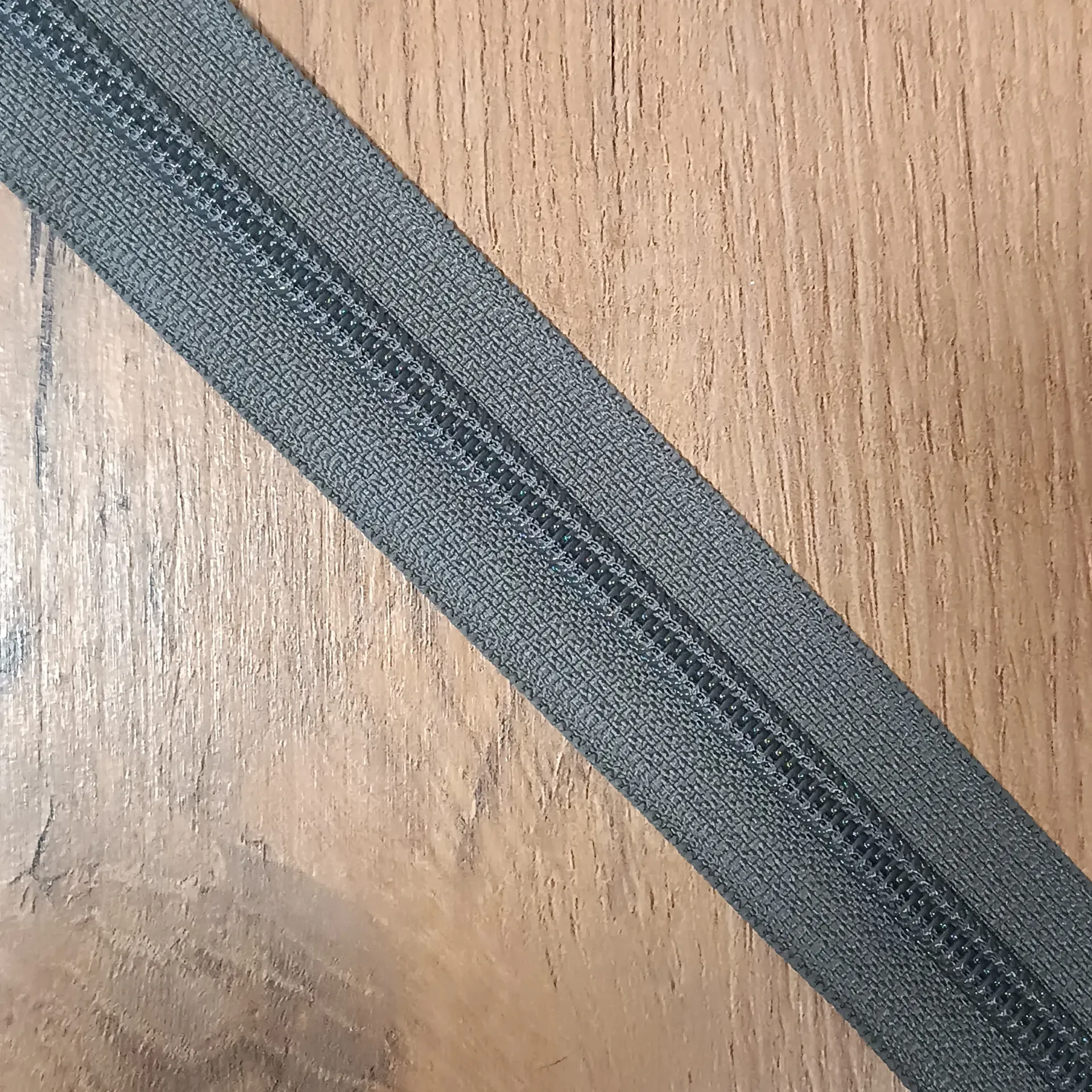 YKK Zamek Błyskawiczny Spiralny Numer 8 Wolf Grey – na metry