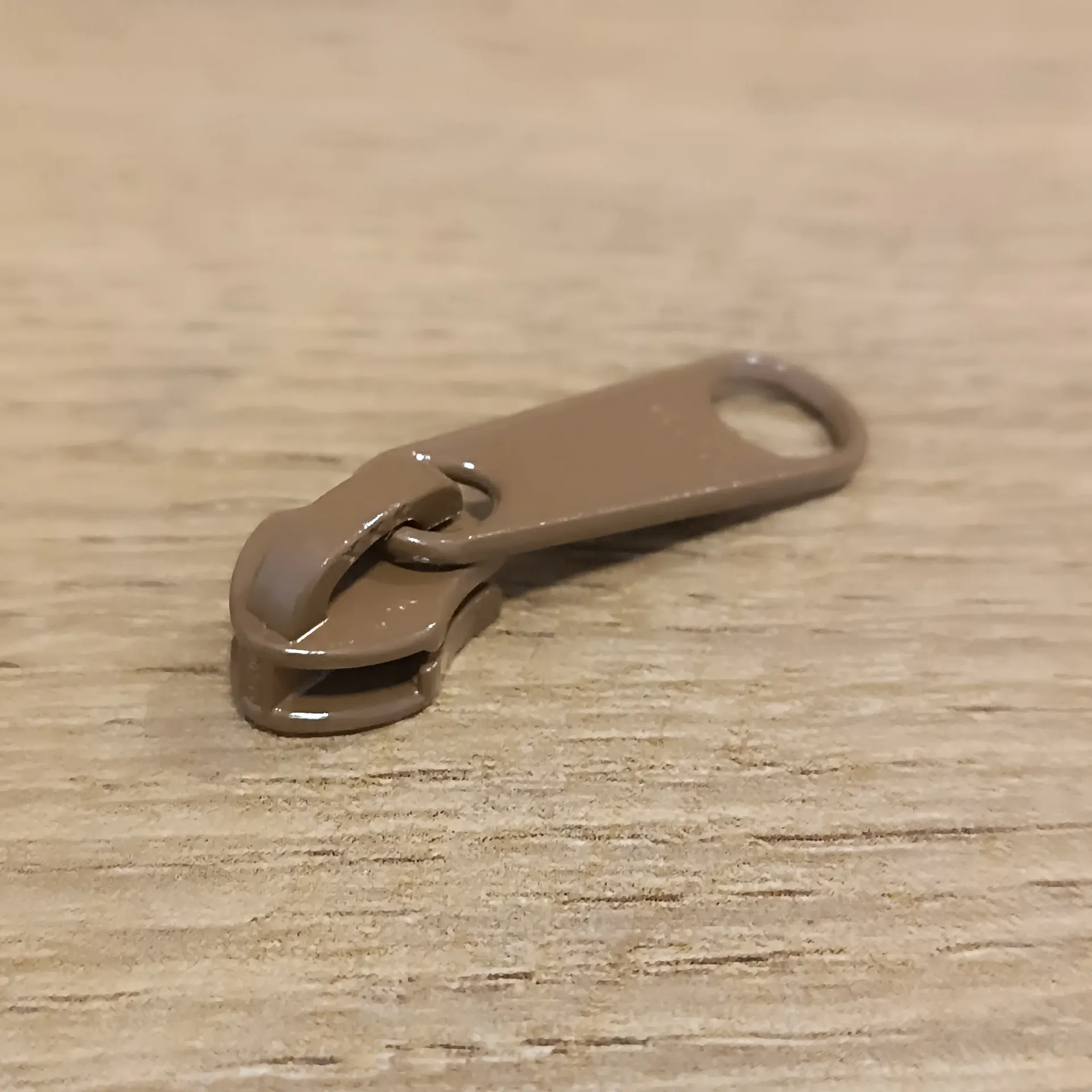 YKK Reverse Coil Slider Size 5 Coyote Brown, free-hanging pull tab, non-lock