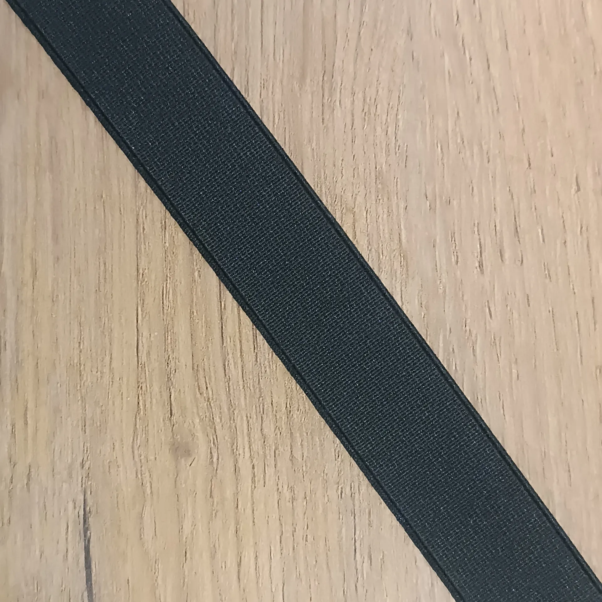 Taśma Gumowa Poliestrowa Czarna 25 mm, tkana – na metry