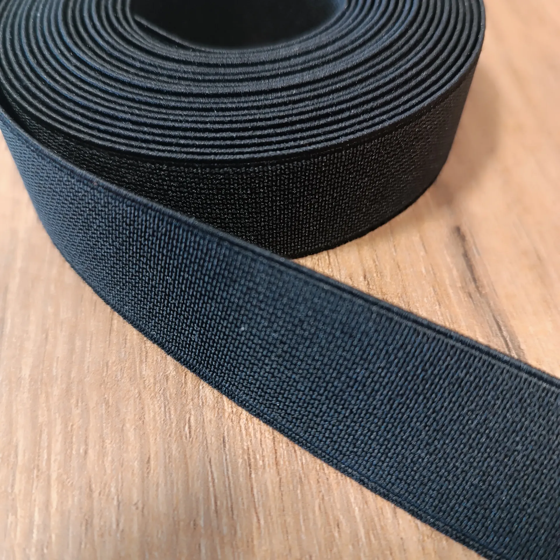 Polyester Gummiband Schwarz 25 mm, gewebt – Meterware