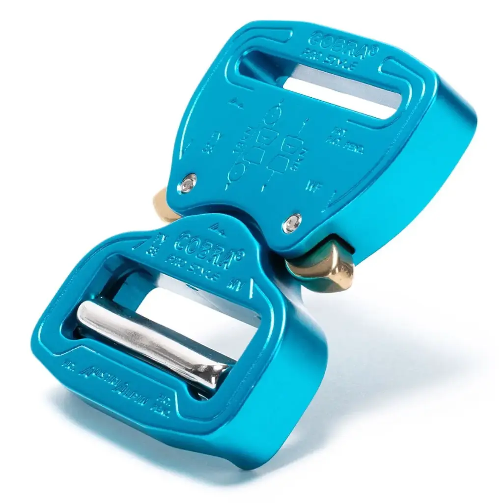 [FY38BVF] COBRA® PRO STYLE Azure Blue 38 mm